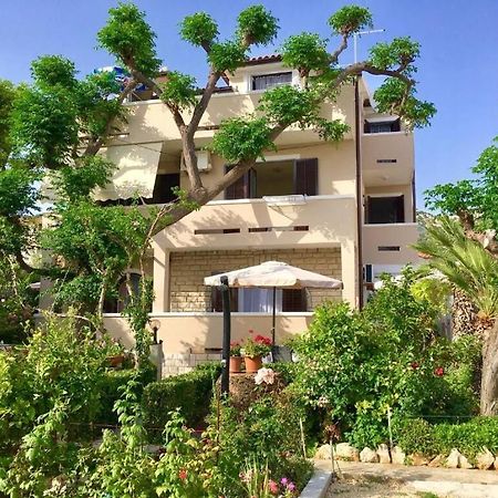 Apartments Zdenka - Garden Terrace Barbat na Rabu Экстерьер фото