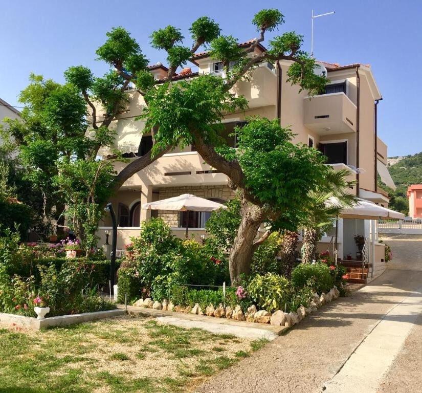 Apartments Zdenka - Garden Terrace Barbat na Rabu Экстерьер фото